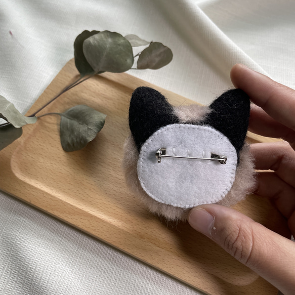 【カスタマイズ可能】羊毛フェルト手作りリアル猫ピン 3枚目の画像