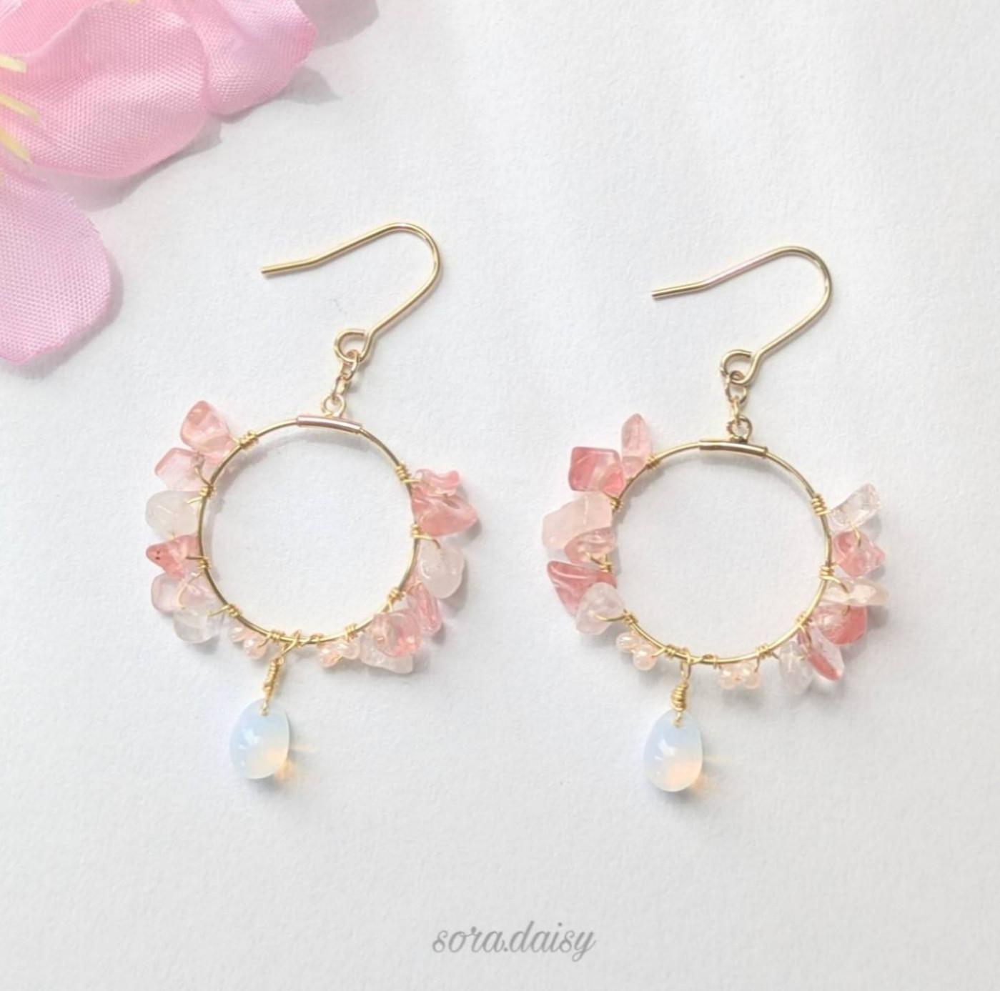 ふんわり♡♡さくらとローズクォーツのピアス（イヤリング） ピンククォーツとローズクォーツのピアス/イヤリング ピンク 桜