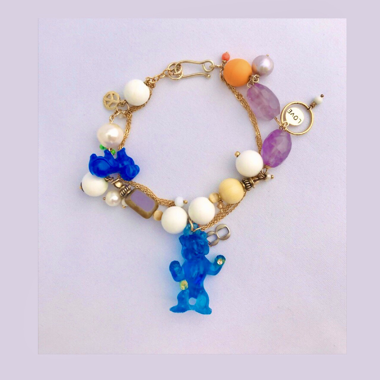 〈 Color ever Color! 〉ヴィンテージ・パーツとメッセージ・プレートのブレスレット
