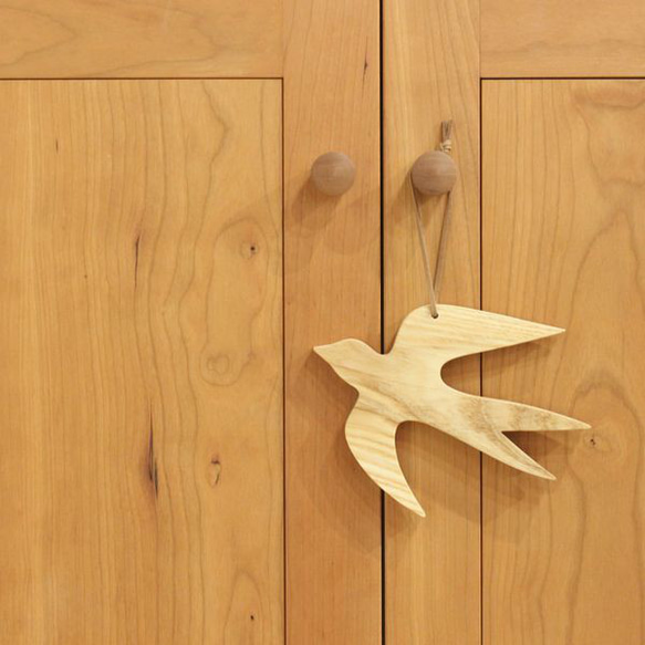 【送料無料】つばめ オーナメント 木製 ウォールデコ 壁面 北欧 インテリア 鳥 ツバメ 燕 おしゃれ  無垢 3枚目の画像