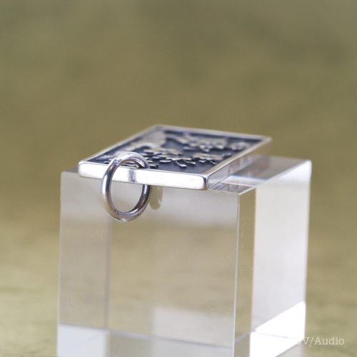 新品/Anasounds Sliver トレモロ~名機/多彩 仏製ハンドメイド 花札アクセサリー【3月 桜】ペンダントトップ ネックレス