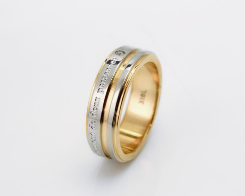 ゴールド × シルバー リング プロポーズ 結婚指輪 刻印 誕生石