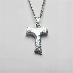 伝統的なモチーフ 小さな小さなタウ十字架 cc35s ロングセラーです