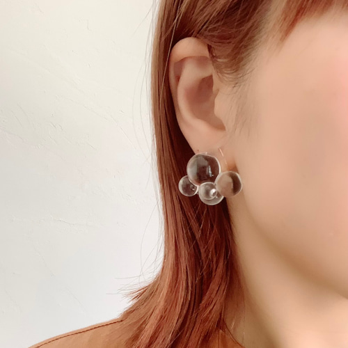 透明でクリアなバブルピアス ピアス（スタッド・一粒） CHIRUHA 通販 