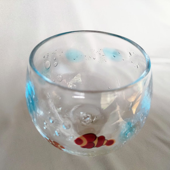 [グラス]　ちゅら海まんまる漆絵グラス「クマノミとイソギンチャク」 5枚目の画像