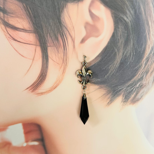 再販✖️28 夜の魔術部 黒のアクリルシャンデリア ブラックレディ