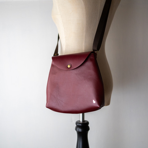 極美品☆ADMJ レア色 ボルドー ミニボストン　ワンショルダー　ハンドバッグ 極美品☆ADMJ レア色 ボルドー ミニボストンワンショルダーハンドバッグ