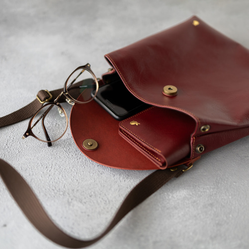 牛革製》軽量/ミニマムショルダーバッグ/うさぎ/ボルドー/裏地あり