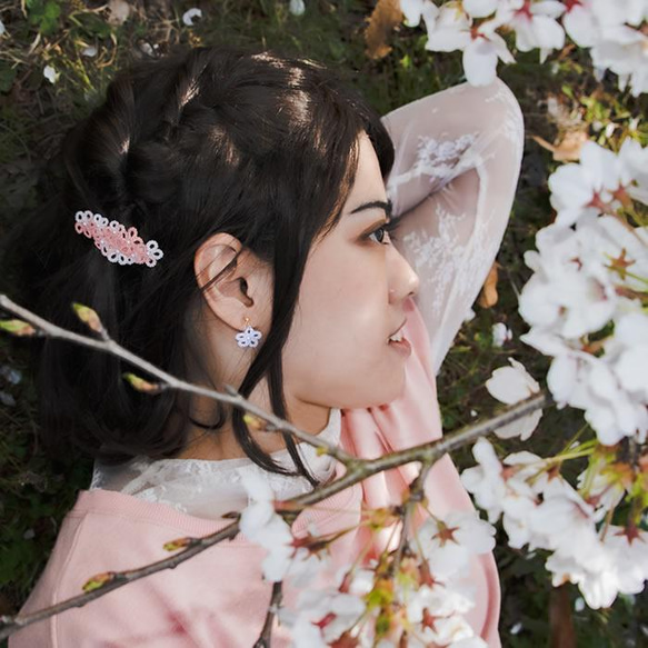 花 バレッタ (ピンクホワイトMIX) ヘアアクセサリー 髪飾り フラワー 繊細 大人 かわいい 小さめ 4枚目の画像