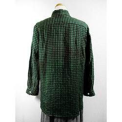 麻長袖シャツ（チェック模様）（裾ボカシ染）（緑色濃淡） 5枚目の画像