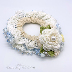 手编 Lace Yarn 绑发橡皮筋(chouchou)with 2way Brooch*white×mix blue 第2張的照片