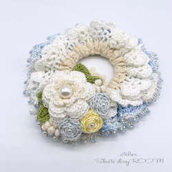 手编 Lace Yarn 绑发橡皮筋(chouchou)with 2way Brooch*white×mix blue 第1張的照片