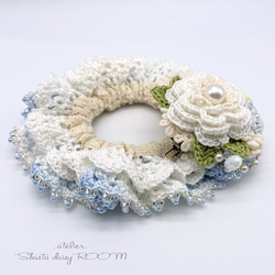 手编 Lace Yarn 绑发橡皮筋(chouchou)with 2way Brooch*white×mix blue 第9張的照片