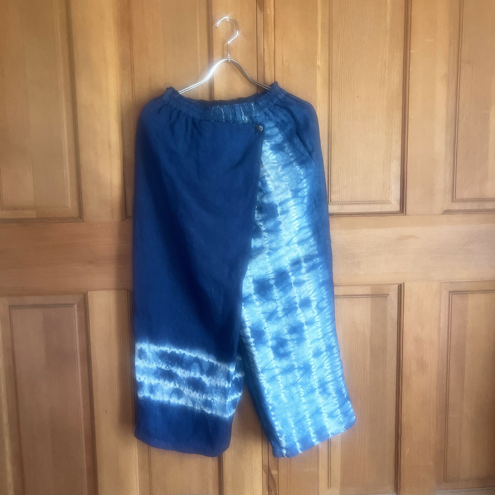 藍染リネンのパンツ