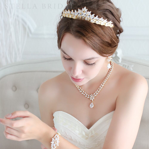 キュービックジルコニア ウェディングジュエリー ティアラ セリーヌ ヘッドドレス(ウェディング) STELLA BRIDAL 通販|Creema(クリーマ) 4418822 キュービックジルコニア ウェディングジュエリー ティアラ セリーヌ ヘッドドレス(ウェディング) STELLA BRIDAL 通販|Creema(クリーマ) 4418822
