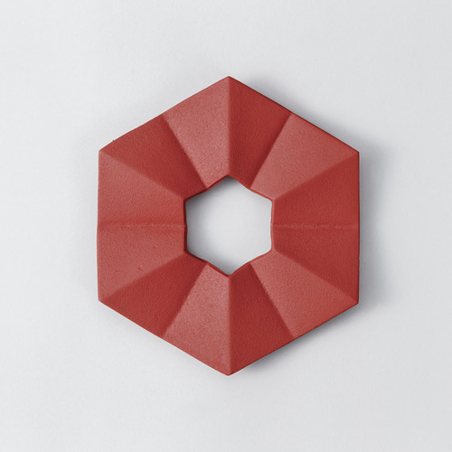 公式】岩鋳 南部鉄器 釜敷 六角折り紙（ジャパニーズレッド） 鍋敷き