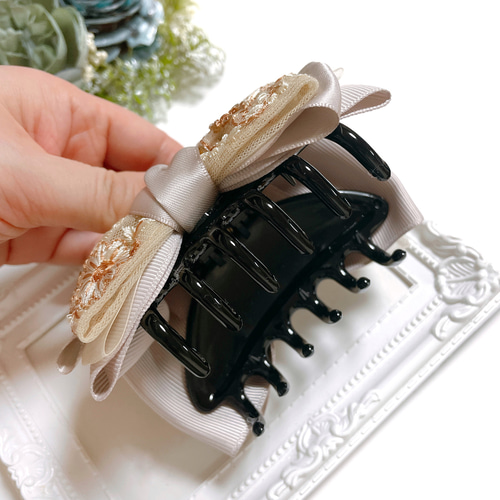 インド刺繍 リボン バンスクリップ 大きめ ヘアアクセサリー 花柄 淡い