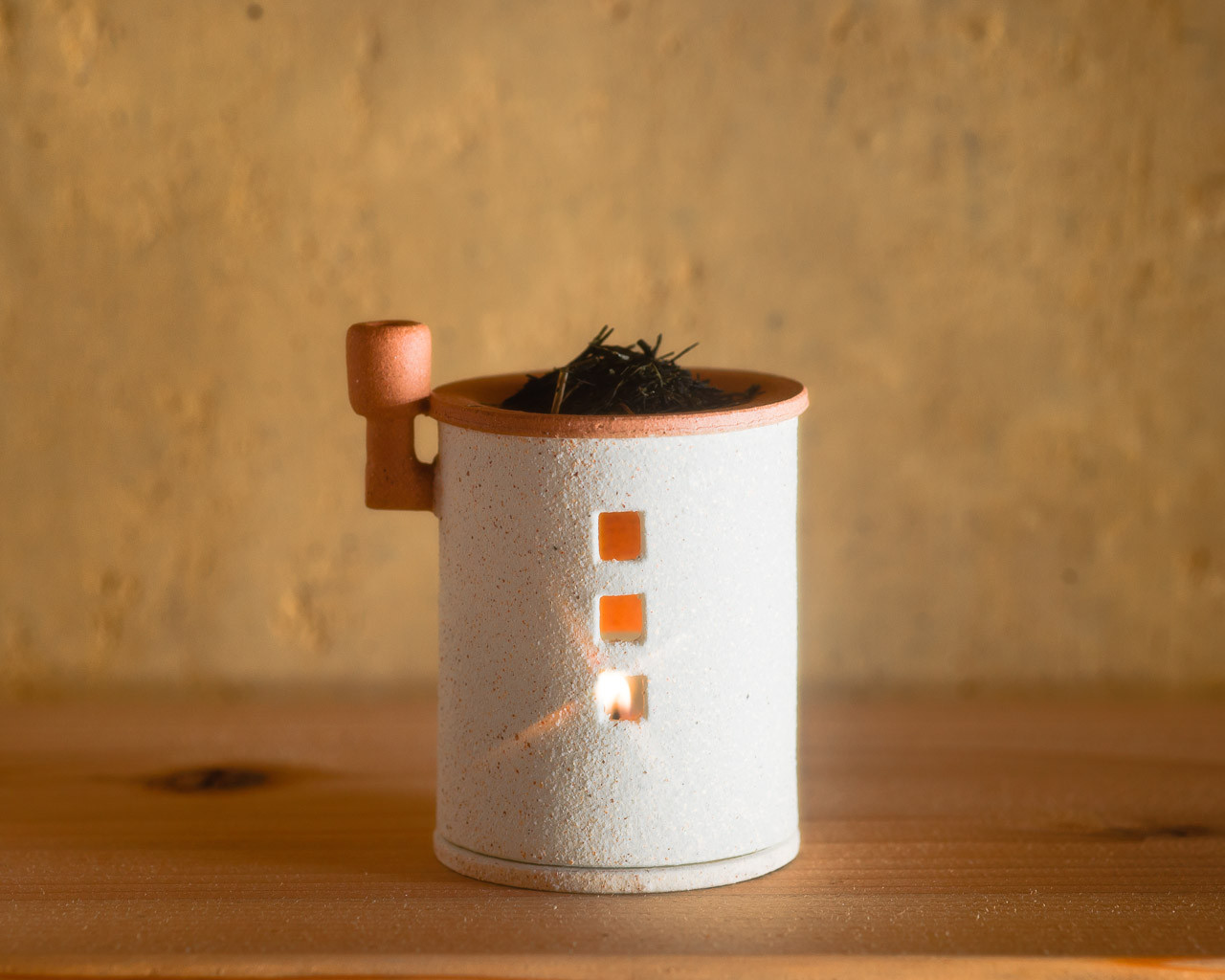 【2ヶ月待ち】茶香炉（煙突おうち）- ミニ（シロ）※抗菌・消臭や風邪 予防、睡眠改善にも◎