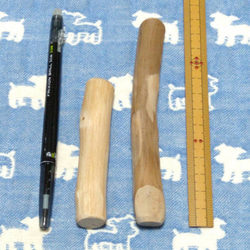 AK.けやき梨の木新品.犬用おもちゃ、小型犬向け歯固めかじり木 2枚目の画像