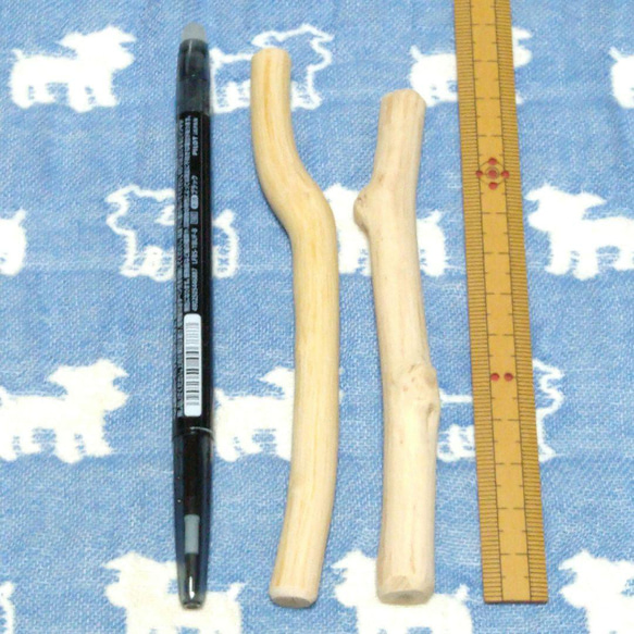 JH.けやき梨の木新品.犬用おもちゃ、超型犬向け歯固めかじり木 4枚目の画像