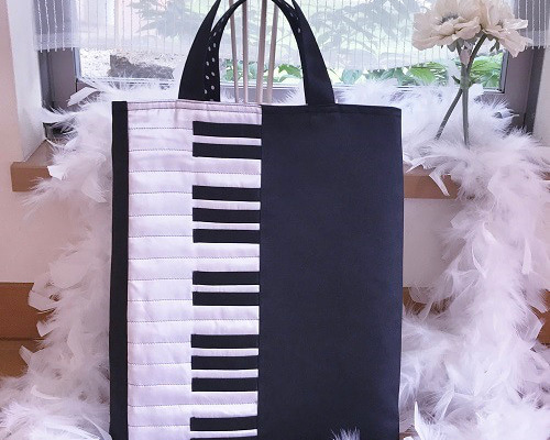 再販38✨本物のピアノみたいなレッスンバッグ（縦型）｜上品で高級感の