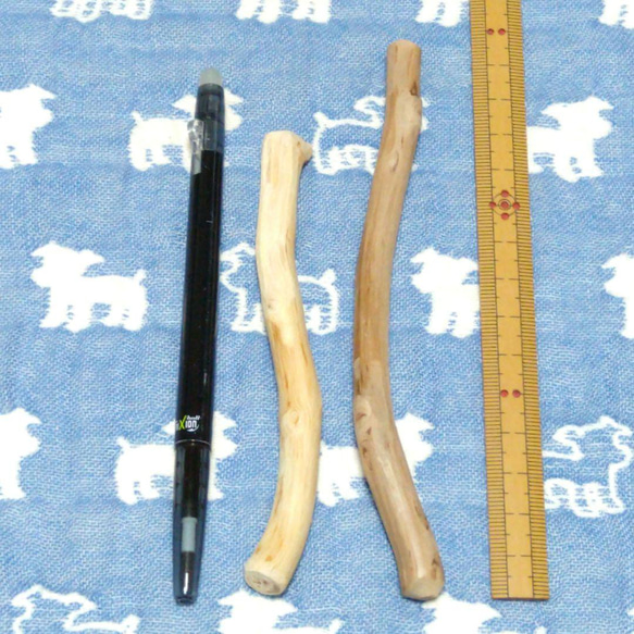 JJ.けやき梨の木新品.犬用おもちゃ、超型犬向け歯固めかじり木 2枚目の画像