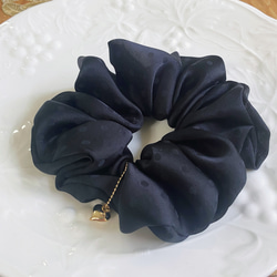 ハンドメイドシュシュM-3772♡ブラックジョーゼット♡リボン付♡ basic black サテンシフォンドットシュシュ⭐︎リニューアル再販