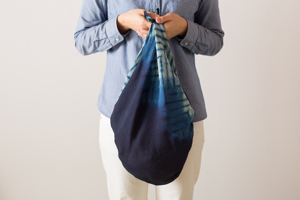 【受注製作】本藍染め麻風呂敷（山路登）