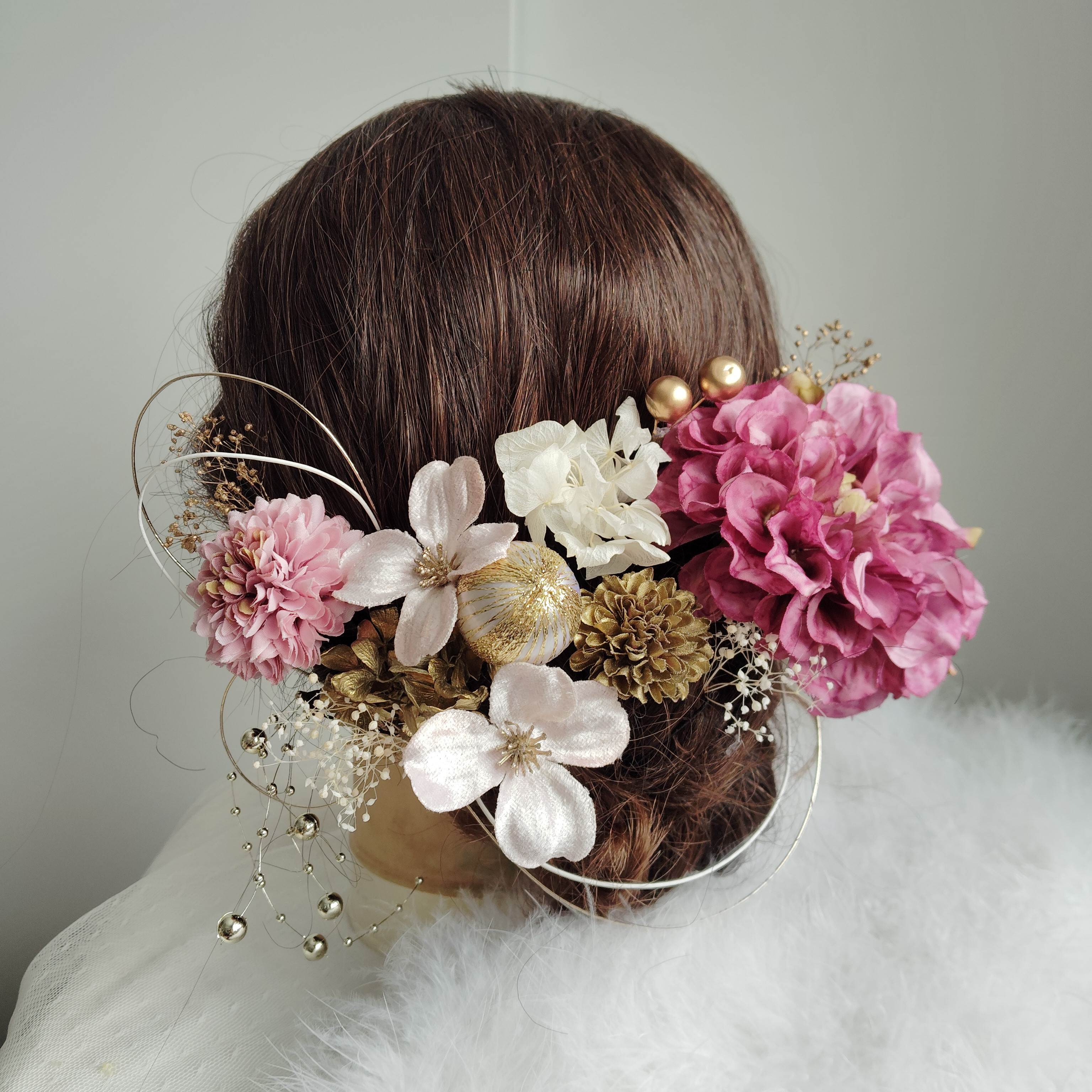 結花＿＿ダリアとハナミズキの髪飾り　卒業式　成人式 　結婚式　髪飾り 　白無垢　色打掛　振袖　着物　袴　和装　ピンク