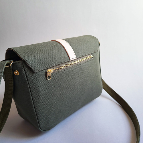 倉敷帆布のショルダーバッグ〈オリーブ〉 ショルダーバッグ akk