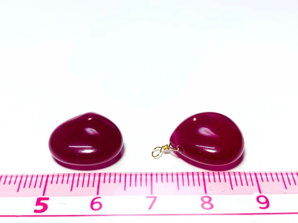 【天然石チャーム】ワインレッドカラージェード　マロン形　14kgf　２個　ハンドメイド素材 4枚目の画像
