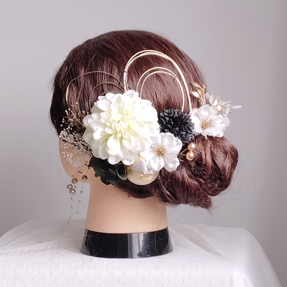 上品ジニアと小花の髪飾り 結婚式 成人式 卒業式 花嫁 和装 白無垢 色