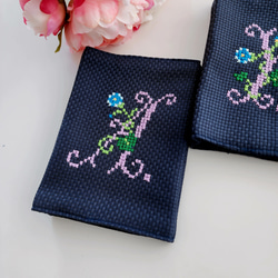 御礼♡【 再販×200超】ｲﾆｼｬﾙ手刺繍 ブックカバー( 聖書・讃美歌、新書、単行本、手帳、テキスト等サイズ無料変更) 2枚目の画像