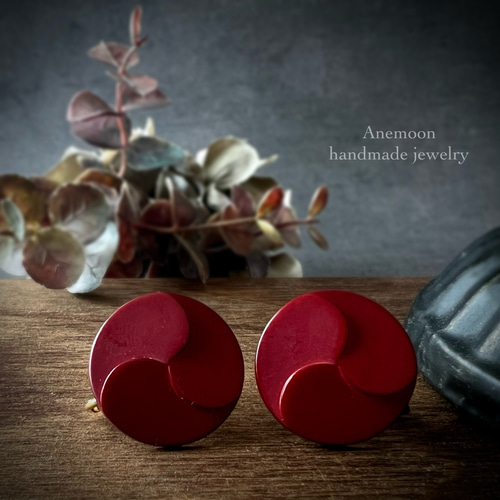 レトロなピアス/イヤリング ボルドー ピアス（スタッド・一粒