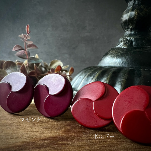 mallow ino ビンテージボタンピアス 赤 レトロなピアス/イヤリング ボルドー ピアス（スタッド・一粒