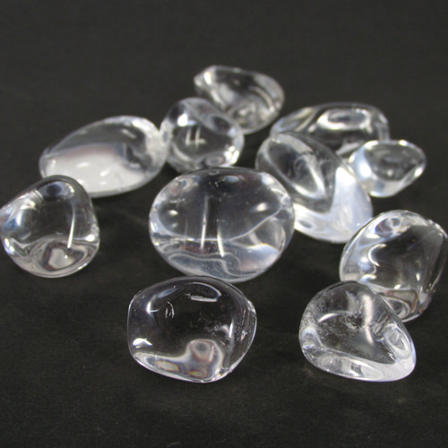 4月誕生石/超透明水晶ﾀﾝﾌﾞﾙｽﾄｰﾝ/t002-02☆手8213620 251223t 天然石