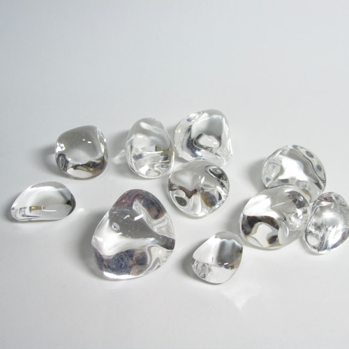 4月誕生石/超透明水晶ﾀﾝﾌﾞﾙｽﾄｰﾝ/t002-02☆手6402820240517t