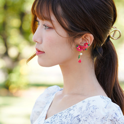 可憐な椿クリップイヤリング アシンメトリー ポリマークレイ オーブン
