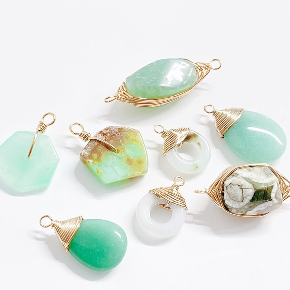 再販【1個】1点もの！オーストラリア産chrysoprase緑玉髄ゴールドチャーム、パーツ 4枚目の画像