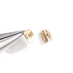 eje999 [10g（約100個）] 約5mm x 6mm 基本款耳環背扣 16KGP黃金 適合各種耳環 第2張的照片