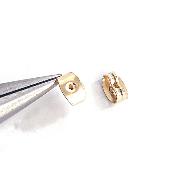 eje999 [10g（約100個）] 約5mm x 6mm 基本款耳環背扣 16KGP黃金 適合各種耳環 第2張的照片