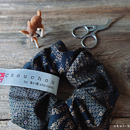 着物風和柄シュシュ⦿絞り菊文様 シュシュ 朱い花 通販 4510617