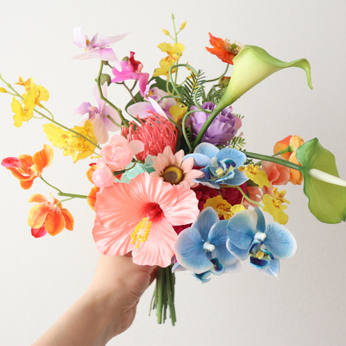 ウェディングブーケ＊カラフルな南国の花々で束ねたリゾートブーケ
