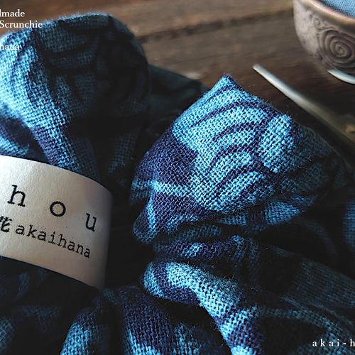 着物風和柄シュシュ⦿藍染⦿Vine シュシュ 朱い花 通販 4515463