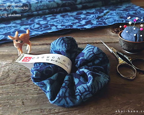 着物風和柄シュシュ⦿藍染⦿Vine シュシュ 朱い花 通販 4515463