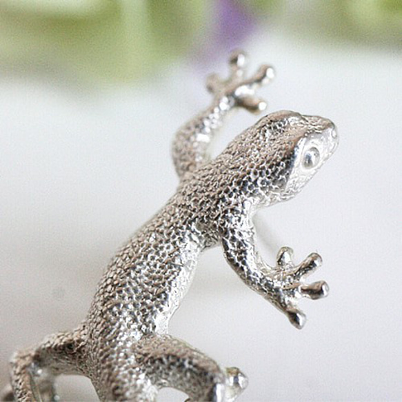 Gecko(ゲコ・ゲッコー)ヤモリの片耳ピアス SV925 【受注生産】 2枚目の画像