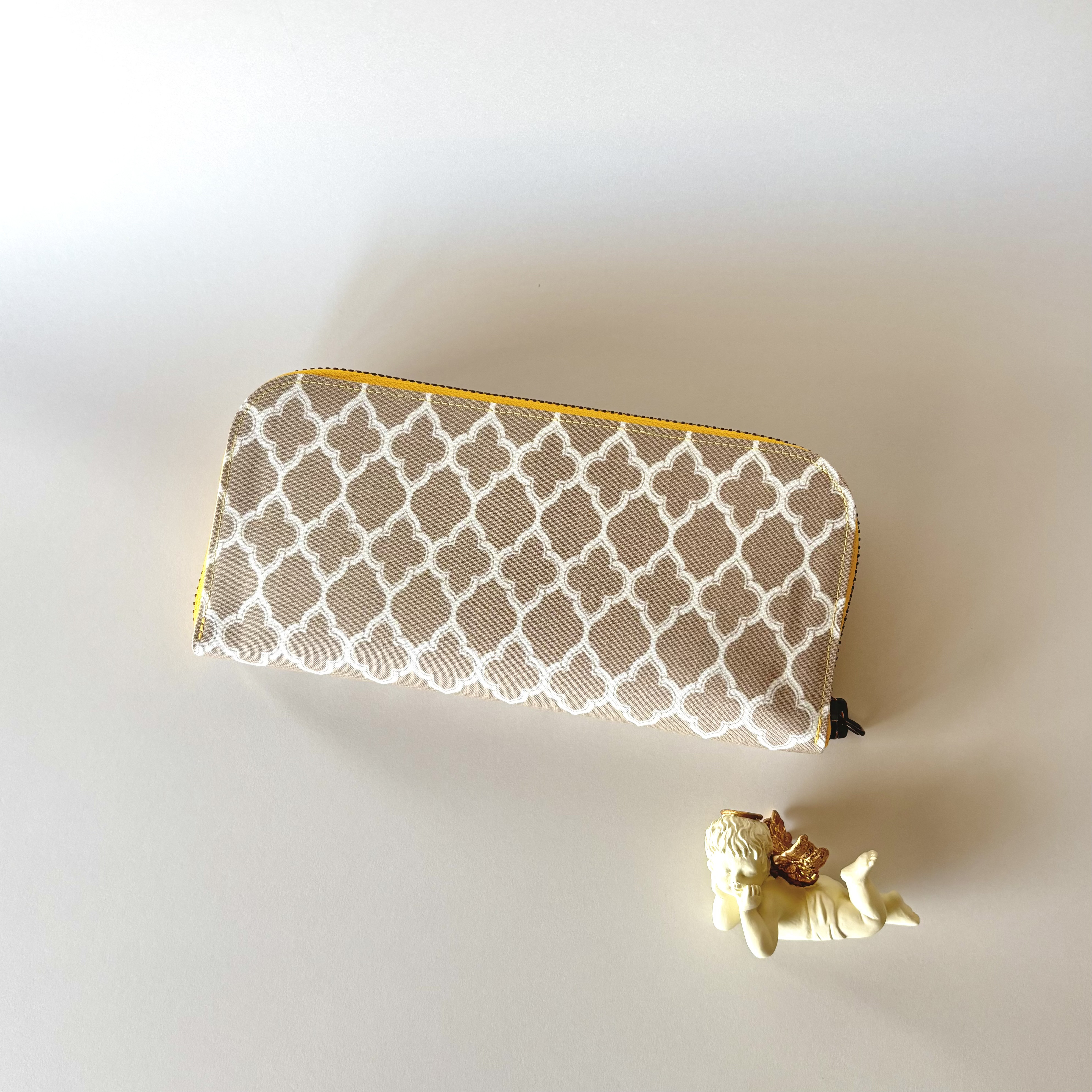 かわいい布で作った長財布　軽量なのに大容量！ベージュモロッカン柄