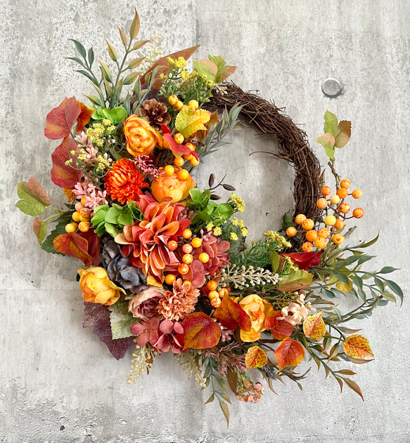 Autumn Dahlia &Berries wreath II 3枚目の画像