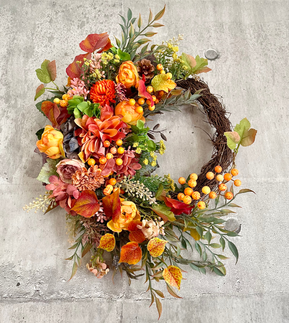 Autumn Dahlia &Berries wreath II 6枚目の画像
