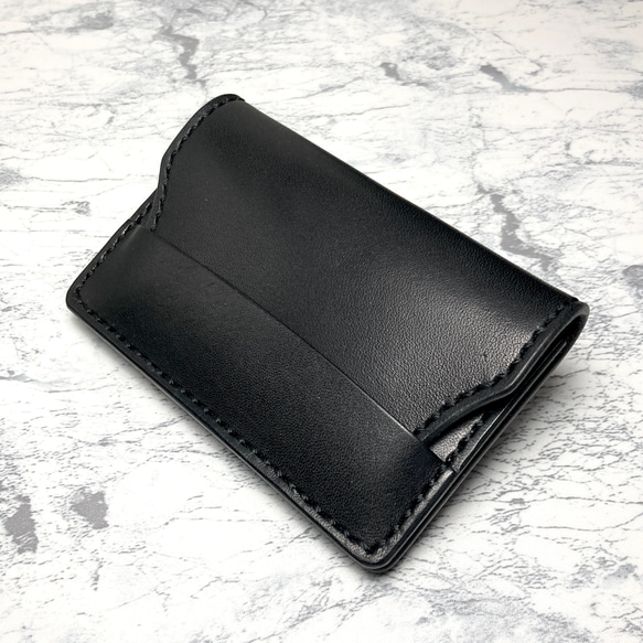通勤に馴染む本革のマルチケース｜栃木レザー カードケース 黒 パス